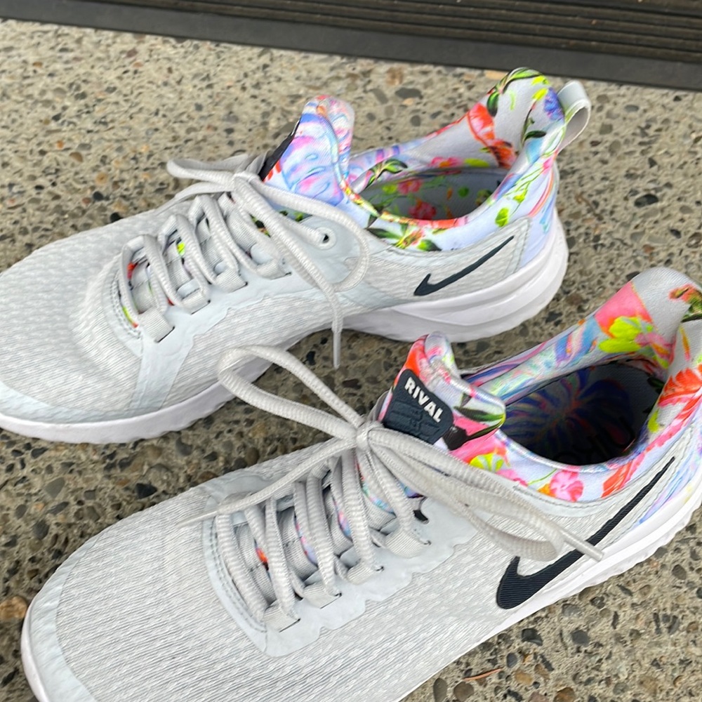 Nike rival gray women’s size 9